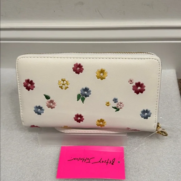 Betsey Johnson floral embroidered zip around wristlet wallet NWT - Picture 3 of 5